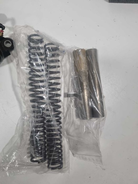 Sprężyny zawieszenie Harley Davidson V-Rod Muscle