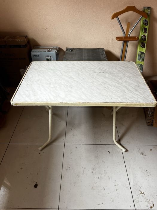Складний пластиковий стіл білий 110×70 см