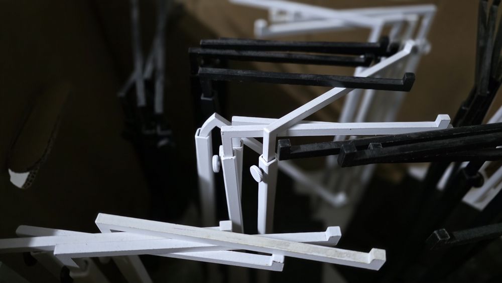 Support, Tripod for Bags, Wallets, or Similar Items with Adjustable Height64729956454658121