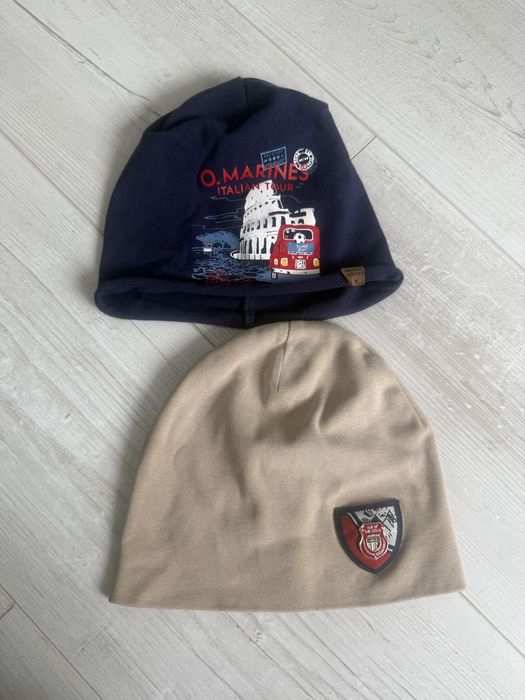 2 Шапки тонкі весна 3-5 років