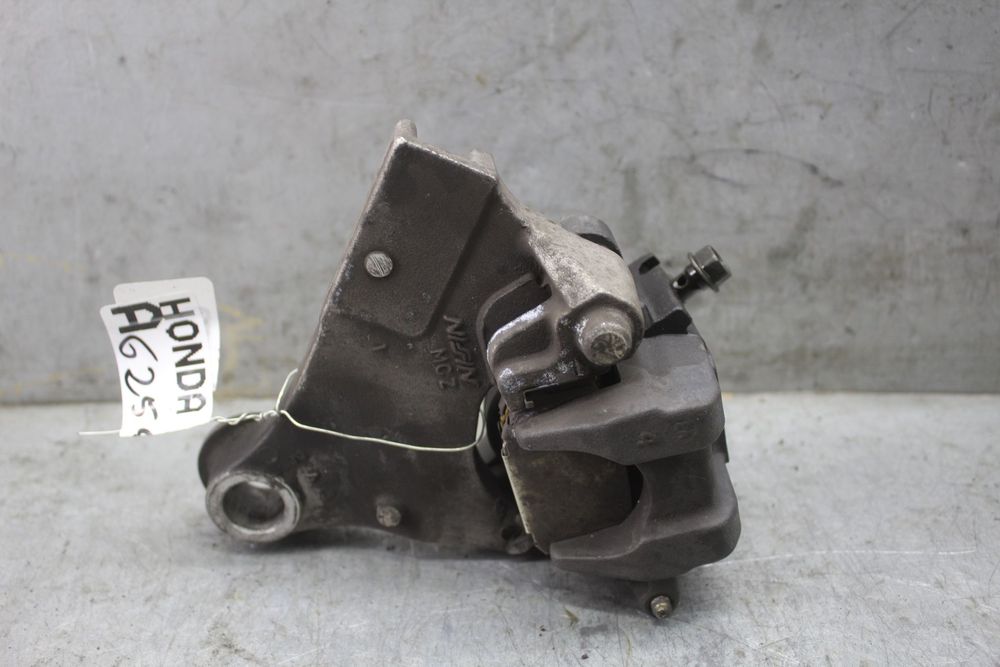 Honda Hornet CB 900 03r Zacisk hamulcowy tył tylny