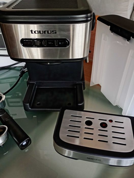 Máquina de café expresso TAURUS Mercurio, 20 Bars, 850W, ótimo estado