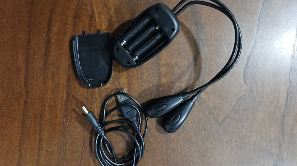 Luz dupla para leitura e computador USB