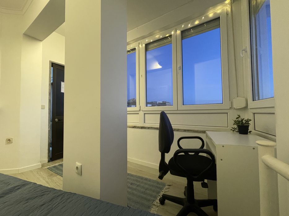 Quarto Almada, 1minuto a pé da estacao do metro