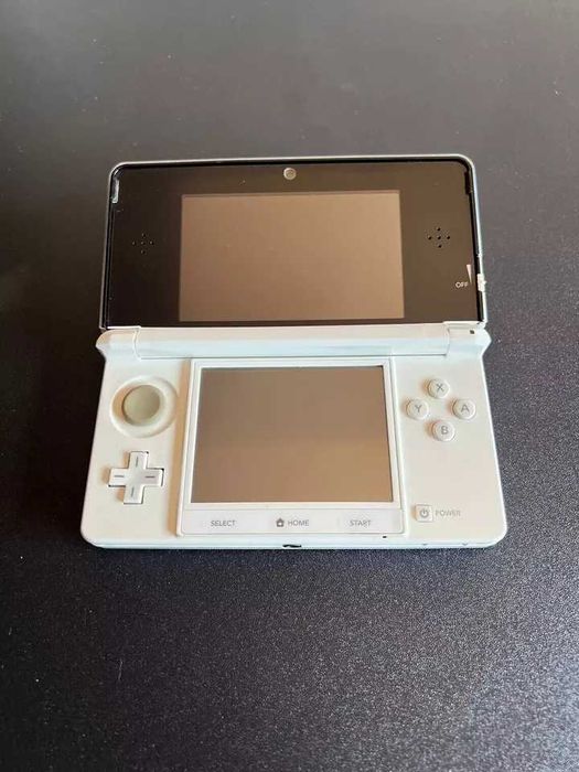 Nintendo 3DS Monster Hunter 3G Edição Especial com 100+ Jogos