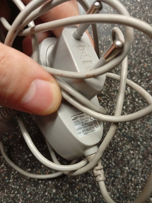 Продается зарядка.