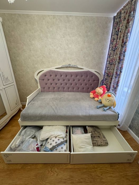 Меблиі у дитячу кімнату ( кімната принцесси)