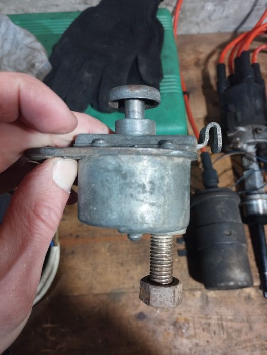 Выключатель массы.