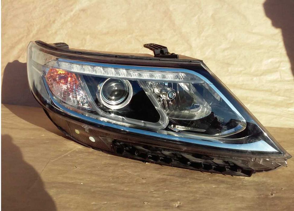 Фари передні Kia Sorento 2 II Lift Фара права або ліва EU USA разборка
