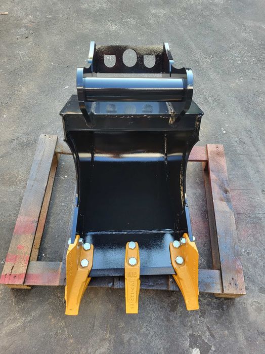 Łyżka kopiąca szerokość 30cm do koparki minikoparki z szybkozłącz MS03