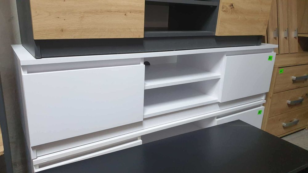 Wyprzedaż Mebli! Tanie Szafy, Biurka, Komody – Sprawdź