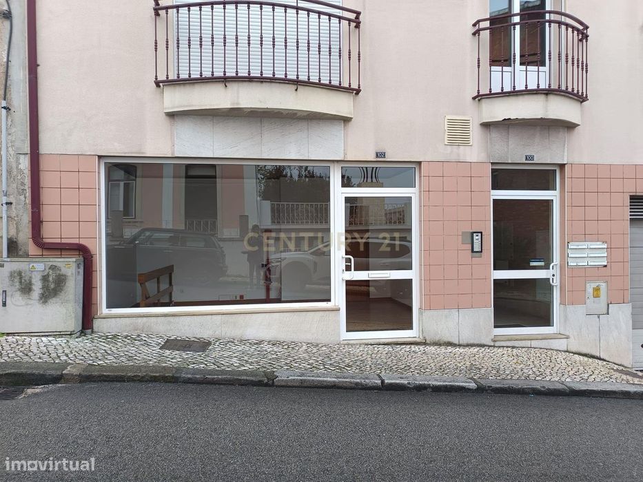 Loja comercial na Rua Antonio José de Almeida em Celas, Coimbra