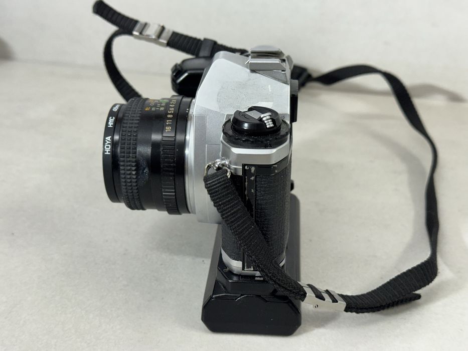 Aparat Pentax MG + obiektyw + uchwyt na baterie