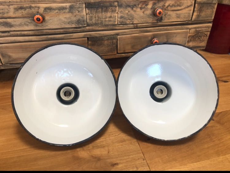 Candeeiros Industriais originais antigos resgatados de fábricas