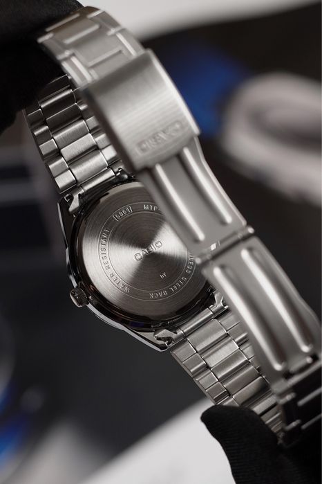 Чоловічий годинник Casio