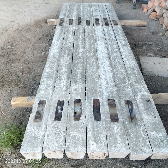 Стовп з/б.L=2,4м- 240грн.  Столешниця бетонна.