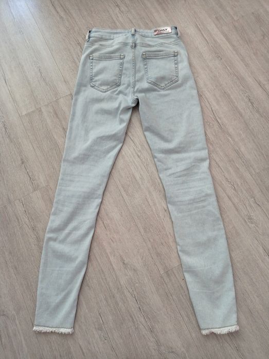 Jeansy rurki damskie rozm. M(34)