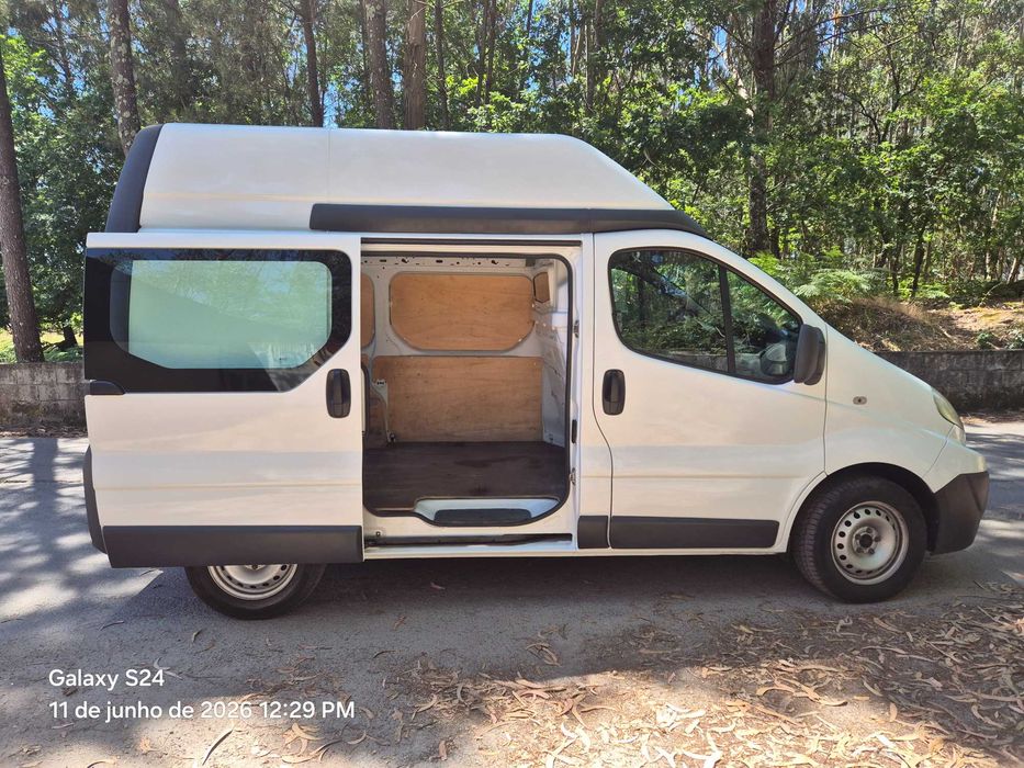 Carrinha Renault Trafic 2.00 dci