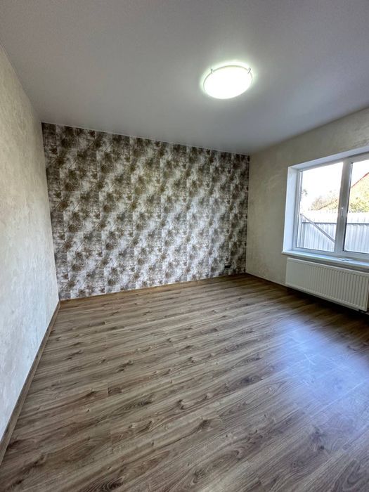 Будинок біля озера з новим ремонтом на 6 сотках. Два види опалення !