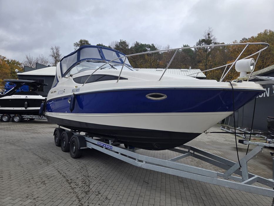 Łódź motorowa Bayliner z silnikiem 6.2 mercrusier