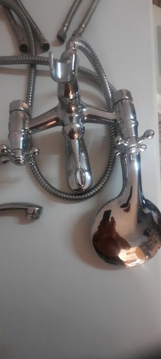 TORNEIRAS misturadoras  de COZINHA  e  WC