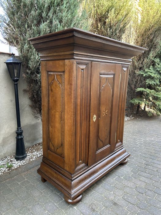 Szafa Antyczna Ubraniowa Kredens Bardzo Stara Antyk Po Renowacji