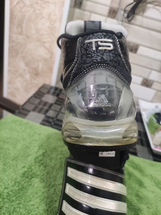 Баскетбольні кросівки BOUNCE ADIDAS  47р.