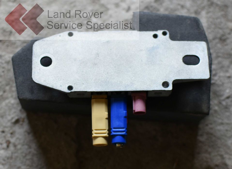 Wzmacniacz anteny moduł RANGE ROVER SPORT L494 z 2018r.