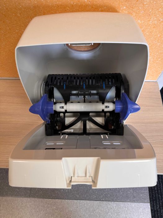 Podajnik uchwt reczników papierowych Kimberly-Clark