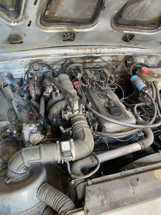 Розбираю волгу.