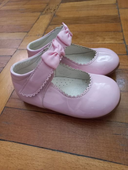 Туфлі для дівчинки