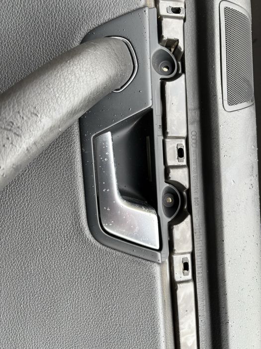 Komplet klamek podswietlanych wewnetrznych audi a4b7
