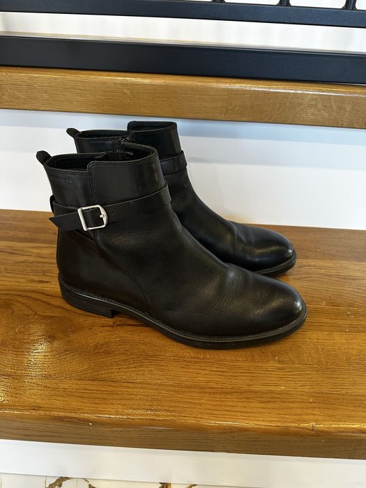 Черевики, чоботи