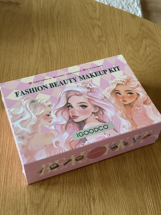 Kit de maquilhagem para meninas. NOVO