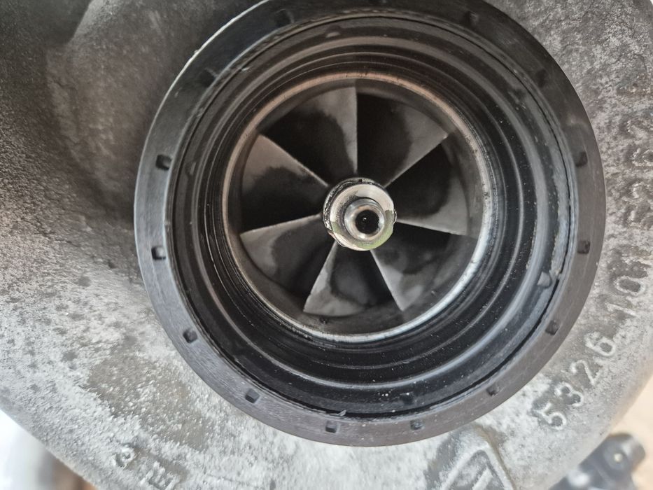 Bmw E60 E61 535d 272km M57 Bi-turbo Turbosprezarka Turbina