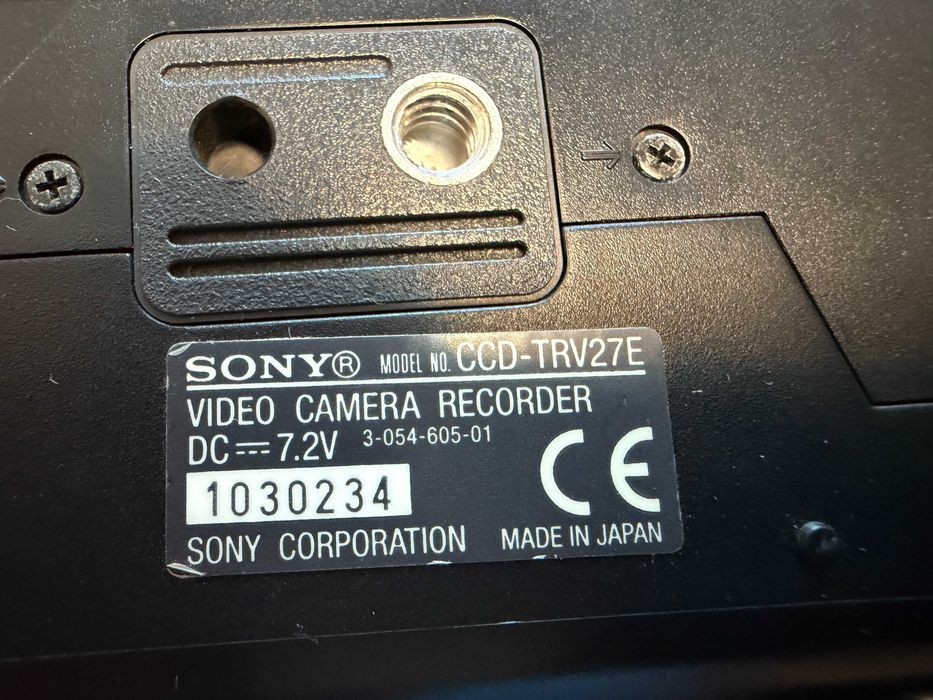 Відеокамера Sony CCD-TRV27E