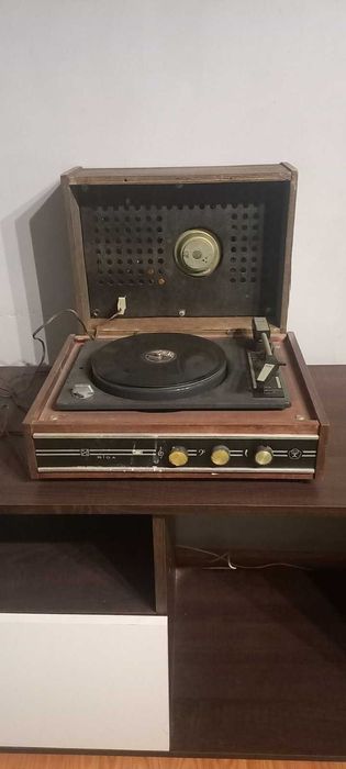 Вініловий програвач