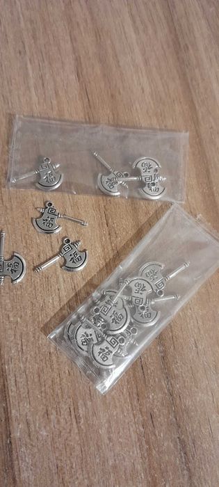 Підвіска амулет, брелок Топірець, сокирка для браслета, оберіг.