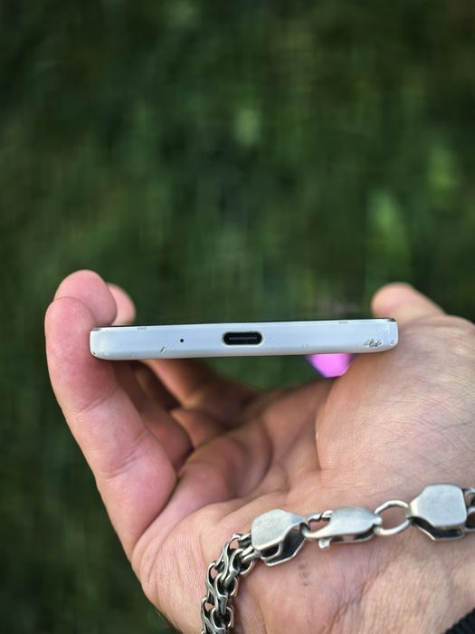 Смартфон Google Pixel 2