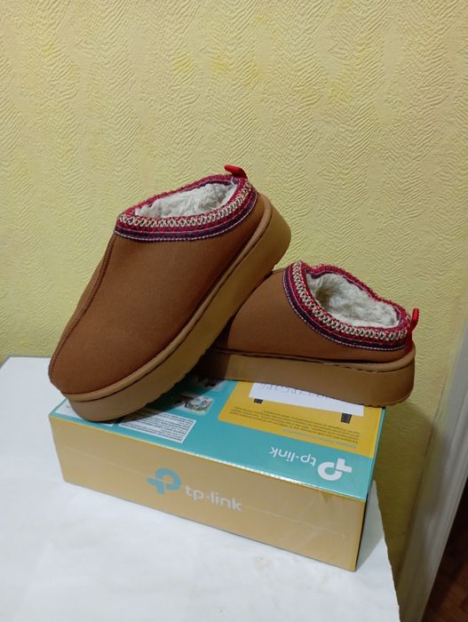 Женские тапочки на меху, на высокой подошве, состояние новых