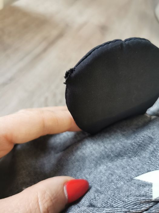 Kamizelka myszka miki ze sweterkiem i jeansami