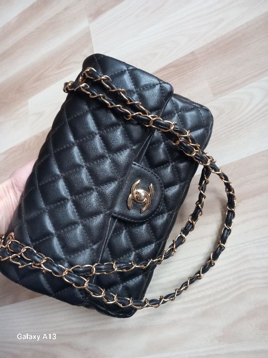 Chanel średnia torebka na ramię