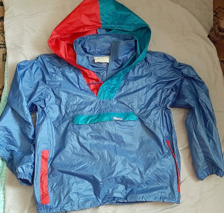 Продам вінтаажну віьровку-анорак Walrus