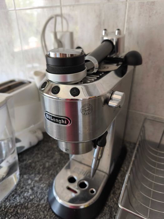 Máquina de café Delonghi Dedica + acessórios