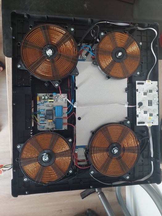 Vendo Placa de indução - Peças ou Arranjar