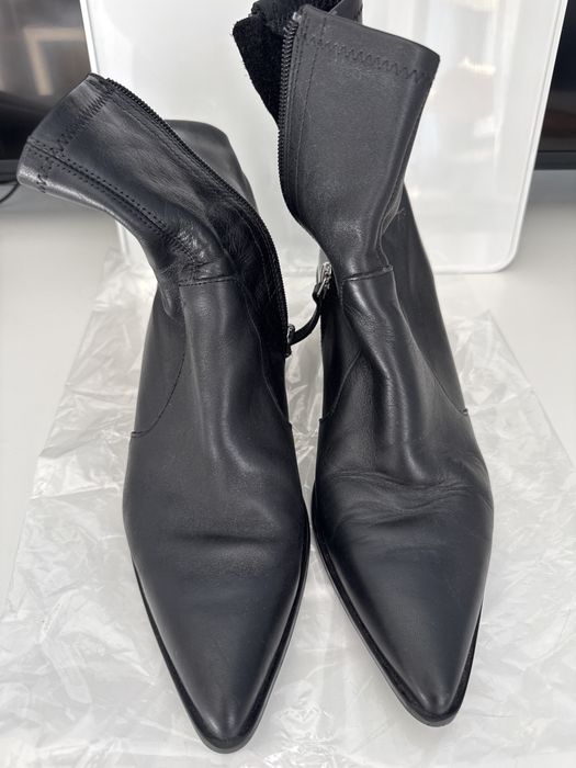 Bota preta Zara
