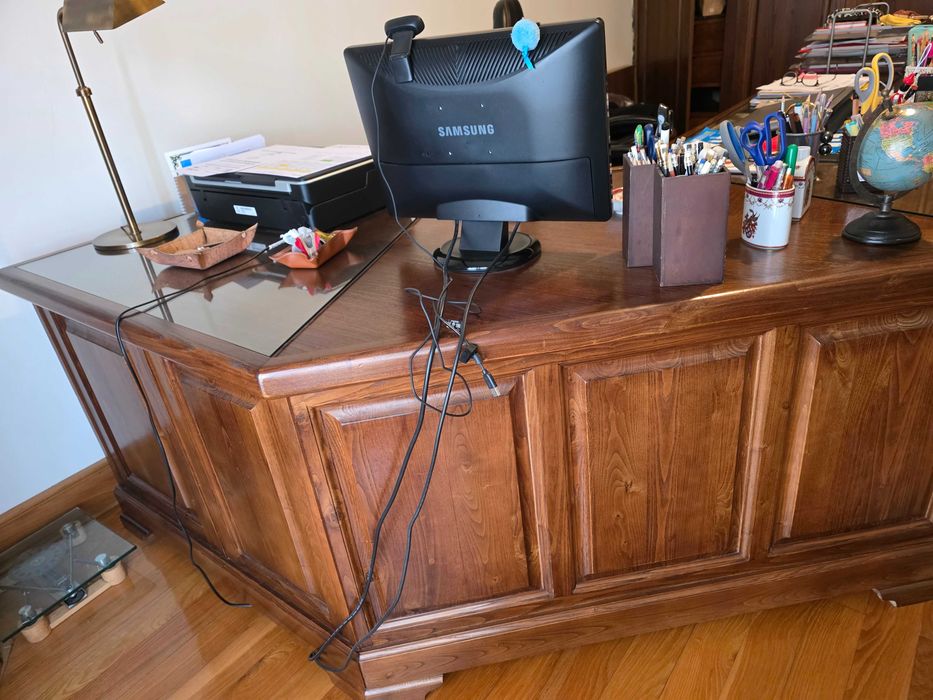 Secretária  para escritorio