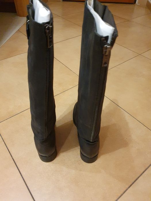Sprzedam kozaki zamszowe