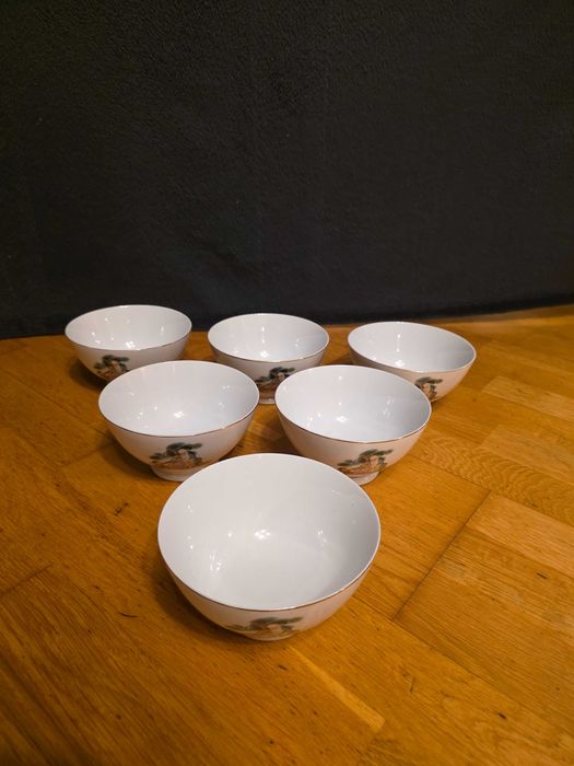 Komplet chińskich porcelanowych miseczek
