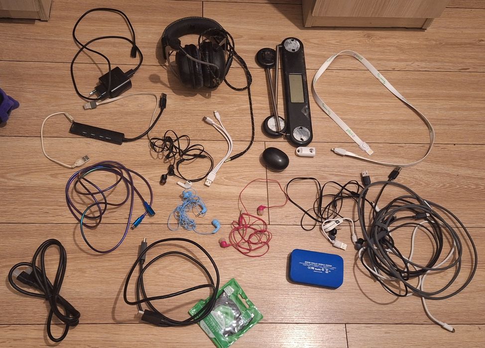 Stare słuchawki powerbank